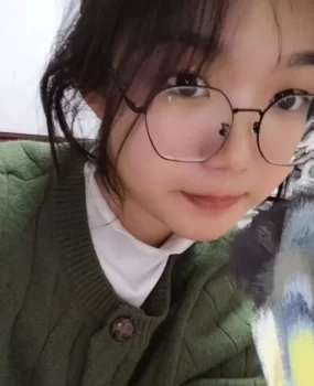 约西安女大学生，刚考完试