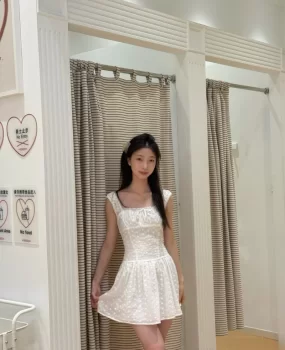 上海青浦区少女