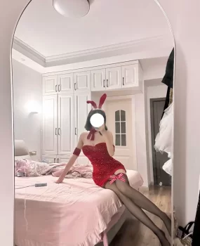 细腰小骚妹