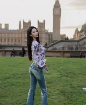 朝阳纯欲天花板