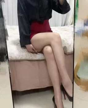 济南历下反差00年小妹