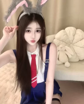 白嫩极品小蛮腰妹子