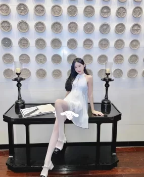 自带体香仙气婀娜多姿可古装角色扮演样样精通