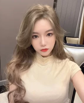 验证西安看似清纯的骚货，逼很粉